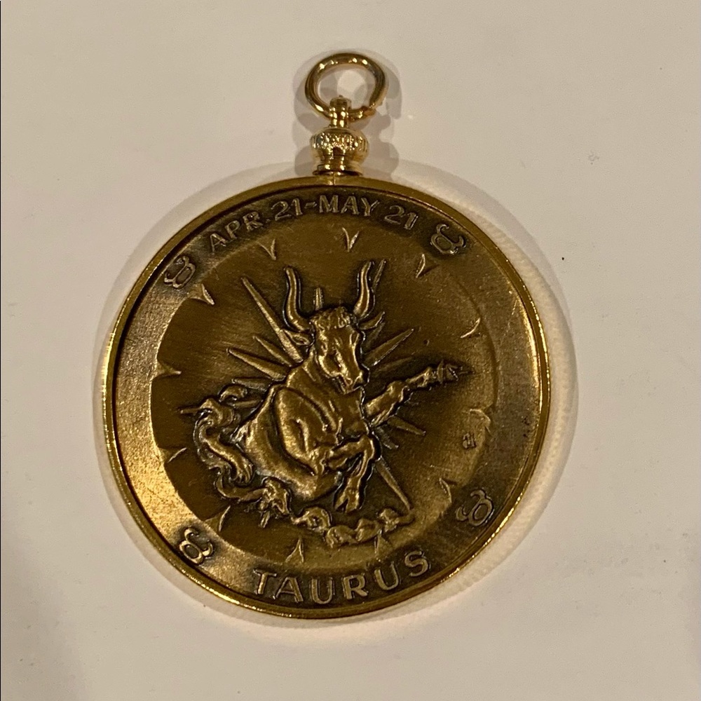 Vintage! Taurus astrology zodiac solid pendant with original box